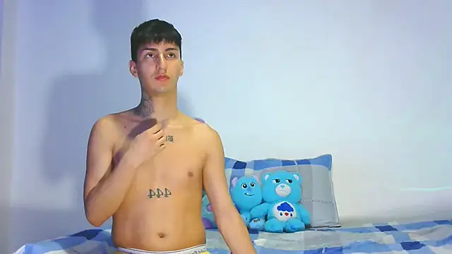 Snapshot of Angel_xxx chatting on 03/23/25, 05:21 Angel xxx online show from 03/23/25, 05:21