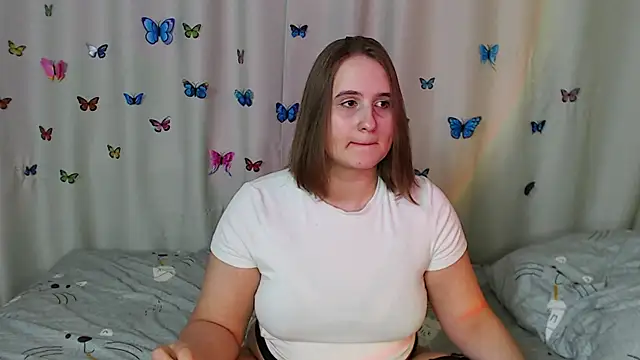 Snapshot of Phantommira chatting on 01/21/25, 05:09 Phantommira online show from 01/21/25, 05:09