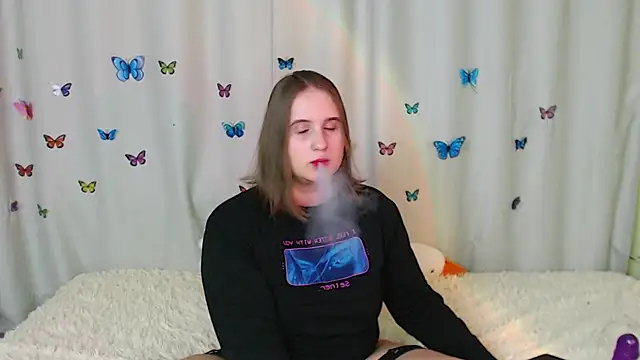 Snapshot of Phantommira chatting on 02/05/25, 10:33 Phantommira online show from 02/05/25, 10:33