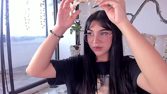 RoseCassie online show from 10/31/25, 01:56