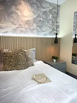 Snapshot of AinaraJimenez chatting on 11/19/25, 07:14 AinaraJimenez online show from 11/19/25, 07:14