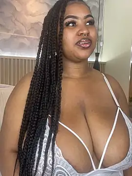 Snapshot of AinaraJimenez chatting on 12/04/25, 07:00 AinaraJimenez online show from 12/04/25, 07:00