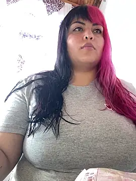 Snapshot of Pinky-Flower chatting on 01/04/25, 07:02 Pinky-Flower online show from 01/04/25, 07:02