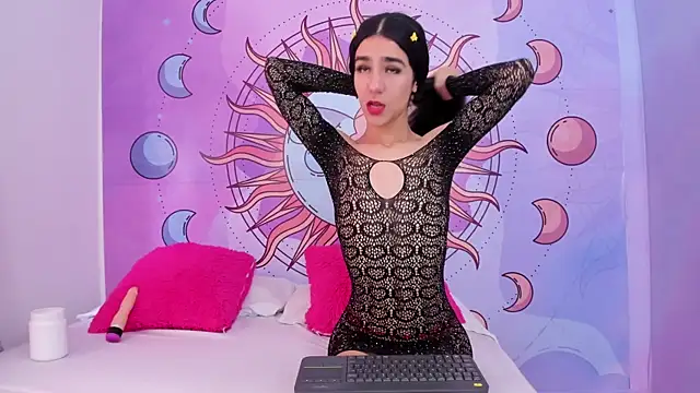 Mariana 16  online show from 10/22/25, 02:28