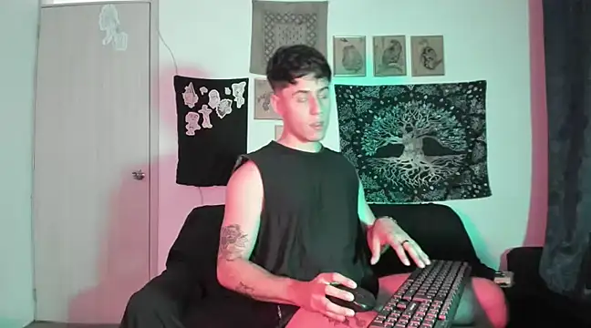 Snapshot of Antonello_Vannucci chatting on 01/22/25, 09:21 Antonello Vannucci online show from 01/22/25, 09:21