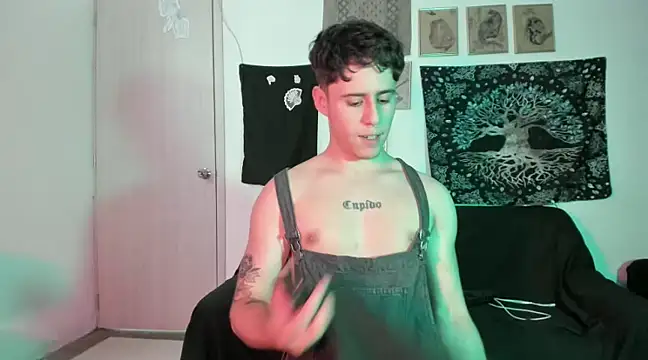 Snapshot of Antonello_Vannucci chatting on 01/28/25, 08:04 Antonello Vannucci online show from 01/28/25, 08:04