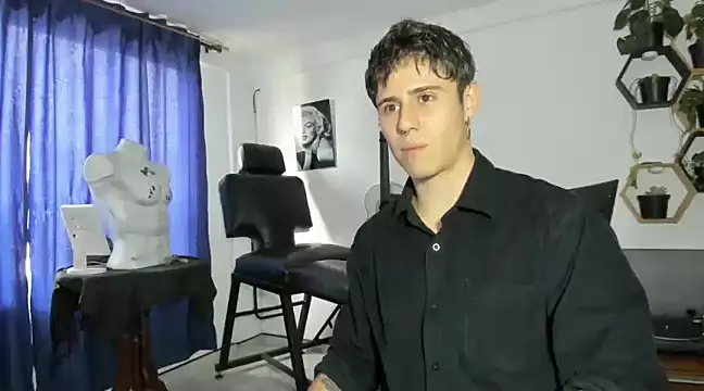 Snapshot of Antonello_Vannucci chatting on 03/05/25, 10:21 Antonello Vannucci online show from 03/05/25, 10:21