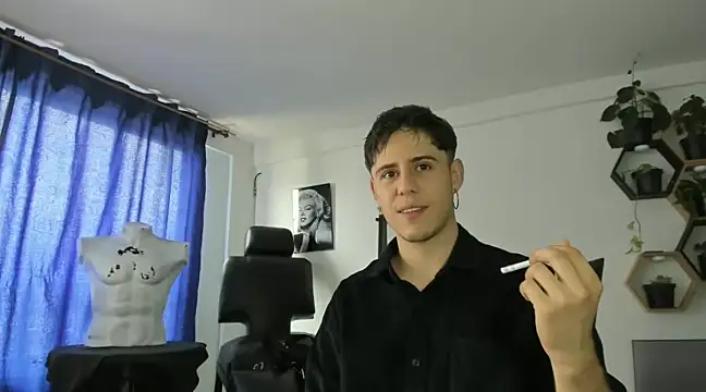 Snapshot of Antonello_Vannucci chatting on 03/12/25, 06:33 Antonello Vannucci online show from 03/12/25, 06:33