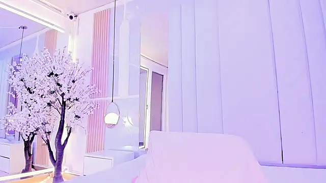 Snapshot of salomebenz chatting on 02/13/26, 09:55 salomebenz online show from 02/13/26, 09:55