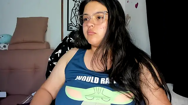 Snapshot of lizzie_c chatting on 02/08/25, 04:14 lizzie c online show from 02/08/25, 04:14
