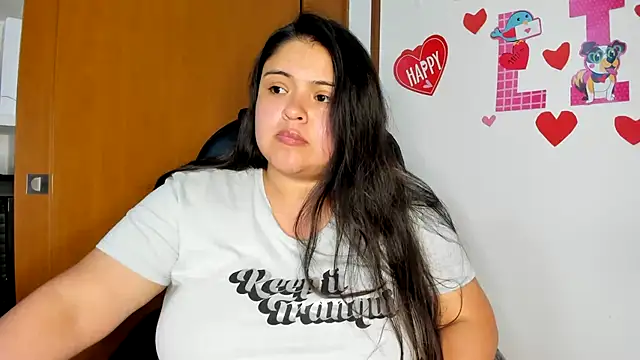Snapshot of lizzie_c chatting on 02/19/25, 04:01 lizzie c online show from 02/19/25, 04:01