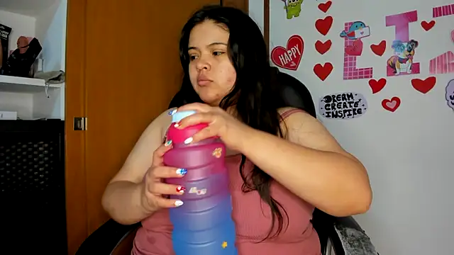 Snapshot of lizzie_c chatting on 03/12/25, 02:52 lizzie c online show from 03/12/25, 02:52