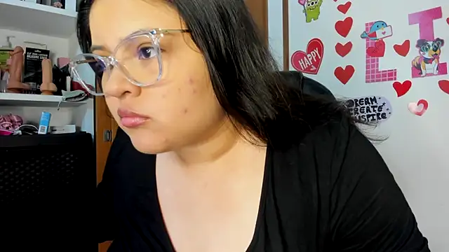Snapshot of lizzie_c chatting on 03/16/25, 01:38 lizzie c online show from 03/16/25, 01:38