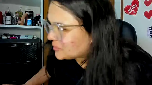 Snapshot of lizzie_c chatting on 03/19/25, 07:29 lizzie c online show from 03/19/25, 07:29