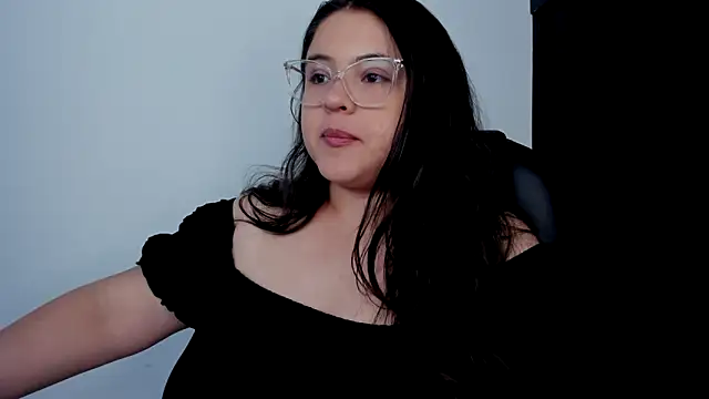 Snapshot of lizzie_c chatting on 10/10/25, 07:57 lizzie c online show from 10/10/25, 07:57