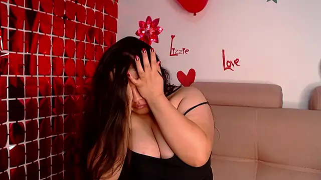 lizzie c online show from 02/16/26, 10:33