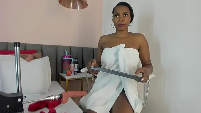 celeste smmith  online show from 02/25/25, 03:31