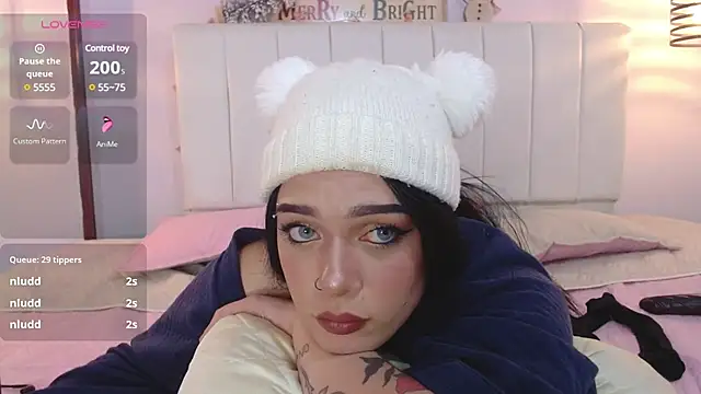 Snapshot of sukimoon chatting on 12/20/24, 08:06 sukimoon online show from 12/20/24, 08:06