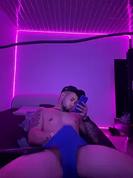 miia-liiam online show from 01/16/25, 08:33