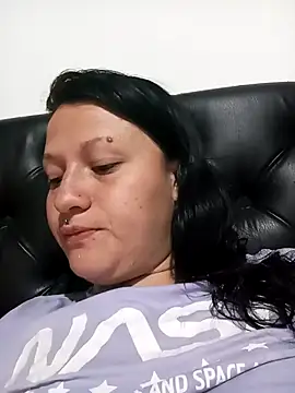 Snapshot of kattia_bk chatting on 01/07/25, 01:06 kattia bk online show from 01/07/25, 01:06