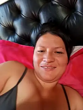 Snapshot of kattia_bk chatting on 01/14/25, 03:04 kattia bk online show from 01/14/25, 03:04