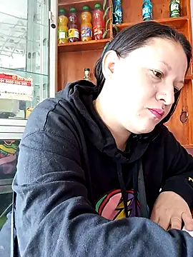 Snapshot of kattia_bk chatting on 09/27/25, 03:50 kattia bk online show from 09/27/25, 03:50