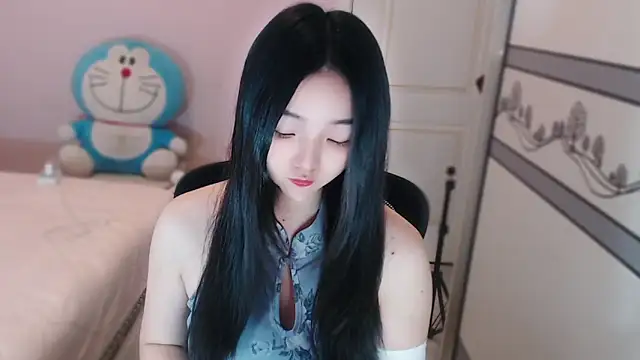 xiao-xiao-D online show from 11/28/25, 05:43