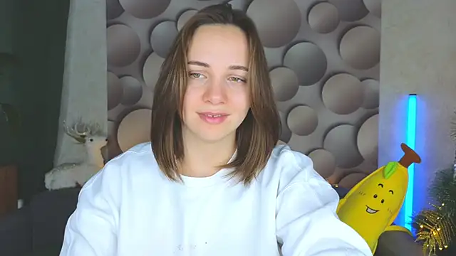 Snapshot of Cute_smile_sharon chatting on 01/12/25, 05:13 Cute smile sharon online show from 01/12/25, 05:13