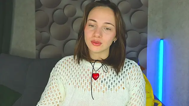 Snapshot of Cute_smile_sharon chatting on 01/26/25, 02:45 Cute smile sharon online show from 01/26/25, 02:45