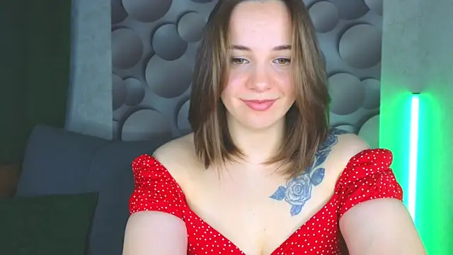 Snapshot of Cute_smile_sharon chatting on 02/14/25, 02:07 Cute smile sharon online show from 02/14/25, 02:07