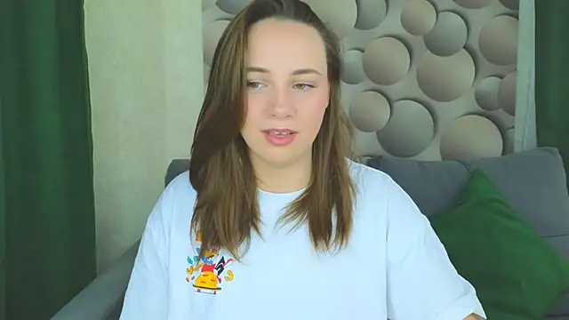 Snapshot of Cute_smile_sharon chatting on 09/11/25, 05:07 Cute smile sharon online show from 09/11/25, 05:07