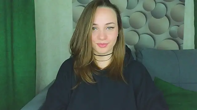 Snapshot of Cute_smile_sharon chatting on 09/12/25, 04:45 Cute smile sharon online show from 09/12/25, 04:45