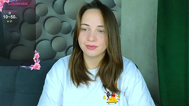 Snapshot of Cute_smile_sharon chatting on 10/10/25, 03:38 Cute smile sharon online show from 10/10/25, 03:38