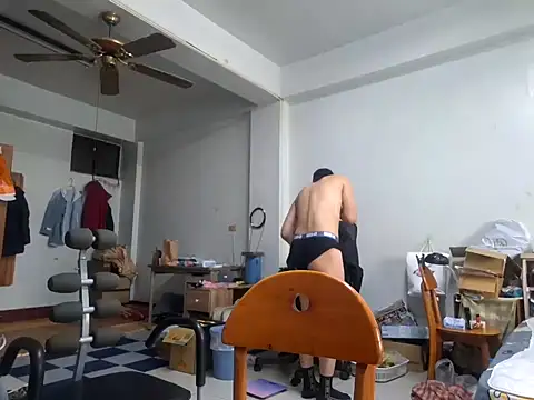 Snapshot of bb770504 chatting on 12/30/24, 01:58 bb770504 online show from 12/30/24, 01:58