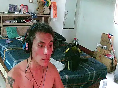 Snapshot of bb770504 chatting on 11/01/25, 03:52 bb770504 online show from 11/01/25, 03:52