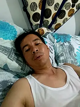 Snapshot of bisexual0007 chatting on 12/15/25, 03:00 bisexual0007 online show from 12/15/25, 03:00