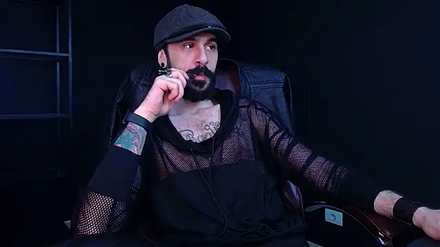 AxelColton online show from 12/04/25, 06:23