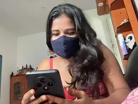 Snapshot of Tamil_Sanjana_ chatting on 10/02/25, 06:15 Tamil Sanjana  online show from 10/02/25, 06:15