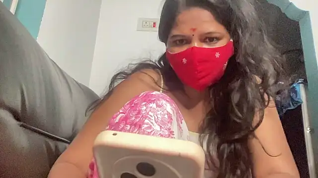 Snapshot of Tamil_Sanjana_ chatting on 01/18/26, 07:50 Tamil Sanjana online show from 01/18/26, 07:50