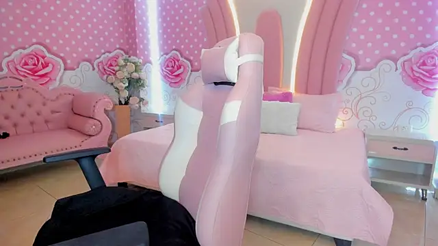 Lily Martinez online show from 02/08/25, 10:07