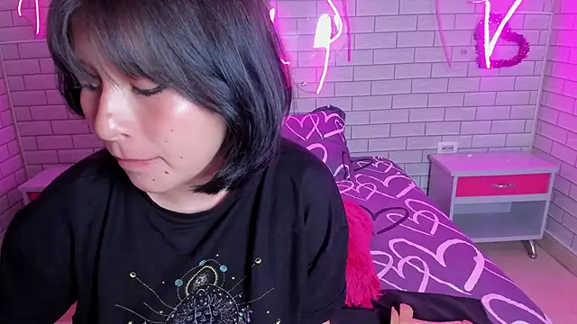 Lily Martinez online show from 02/19/25, 12:03