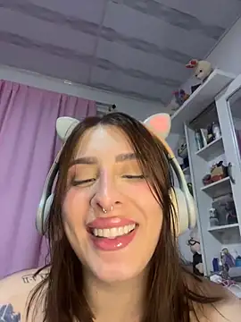 Snapshot of Alissonroses chatting on 01/03/25, 05:06 Alissonroses online show from 01/03/25, 05:06
