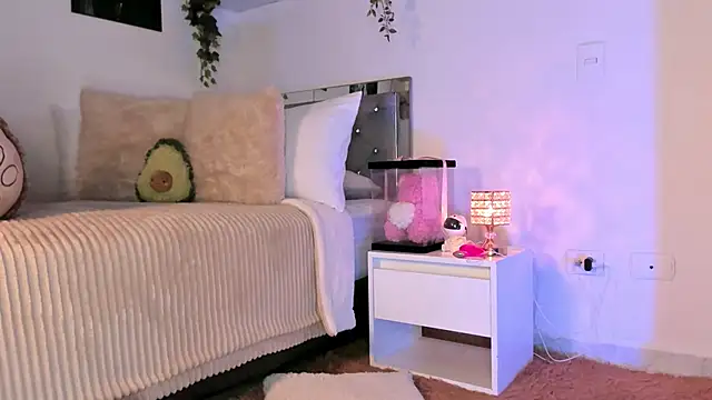 Snapshot of Alissonroses chatting on 09/22/25, 10:01 Alissonroses online show from 09/22/25, 10:01
