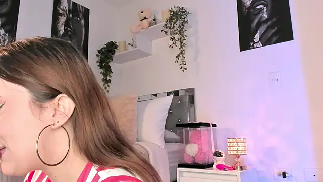 Snapshot of Alissonroses chatting on 09/26/25, 09:30 Alissonroses online show from 09/26/25, 09:30
