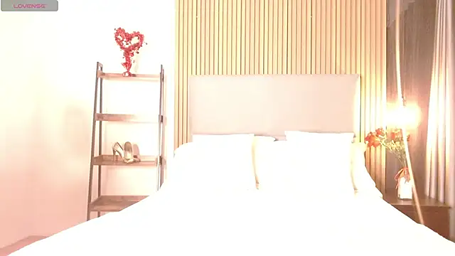 Snapshot of Sienna_Blake_ chatting on 10/10/25, 08:52 Sienna Blake online show from 10/10/25, 08:52