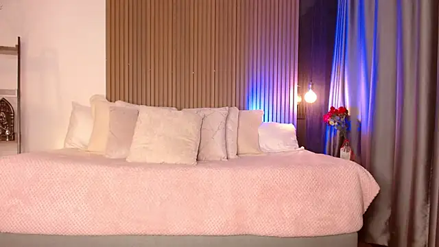 Snapshot of Sienna_Blake_ chatting on 10/22/25, 08:08 Sienna Blake online show from 10/22/25, 08:08