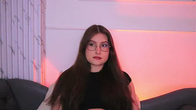 Daisha Riley online show from 12/22/25, 04:09