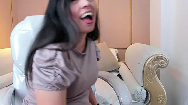 PerlaPreciosa online show from 10/30/25, 04:36