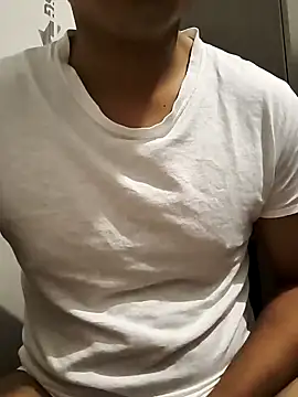 Snapshot of Eddy7988 chatting on 12/20/24, 07:12 Eddy7988 online show from 12/20/24, 07:12