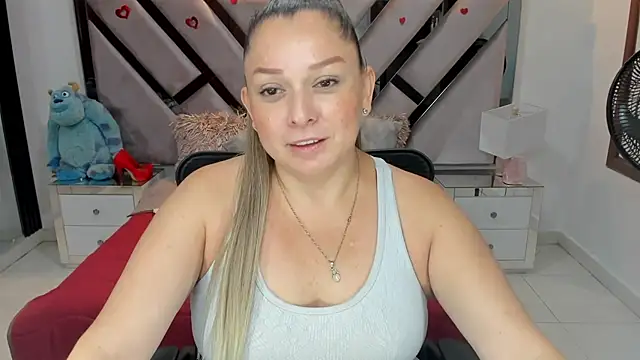 Snapshot of natalia5560 chatting on 10/09/25, 12:58 natalia5560 online show from 10/09/25, 12:58